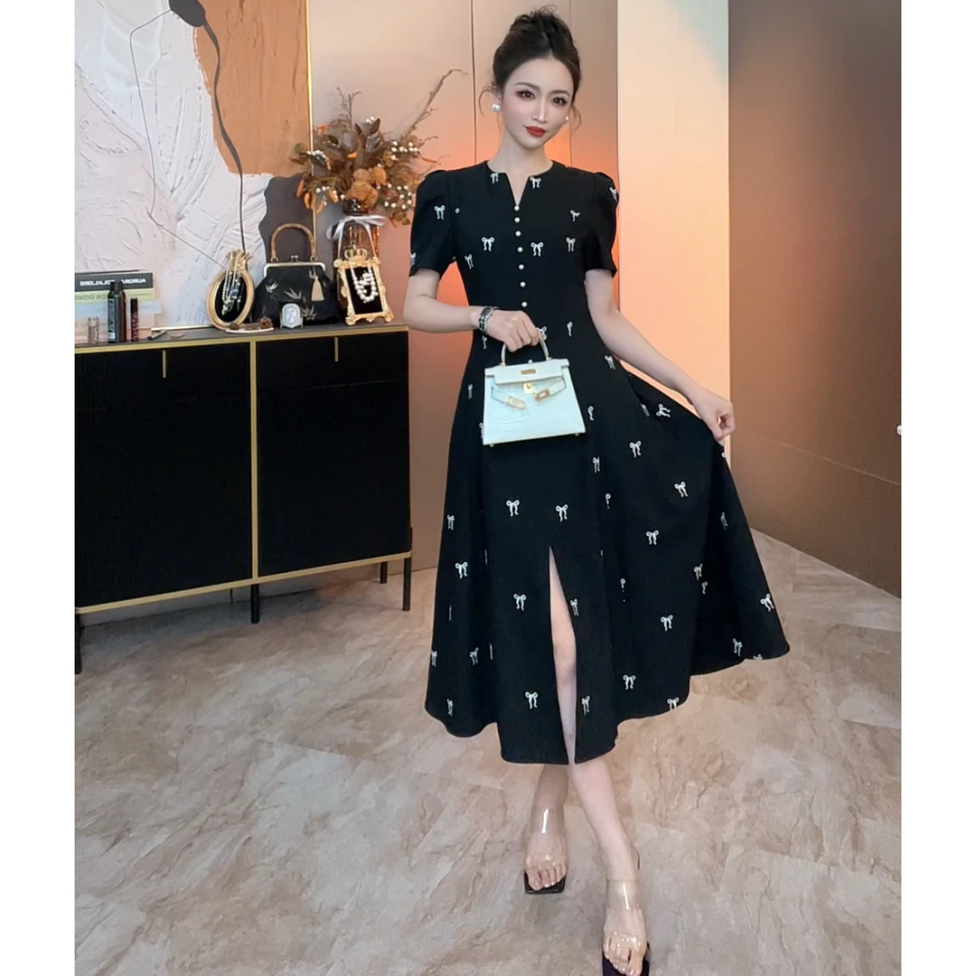 【苏黎世少女】夏季气质显瘦连衣裙收腰黑色刺绣蝴蝶结赫本风长裙