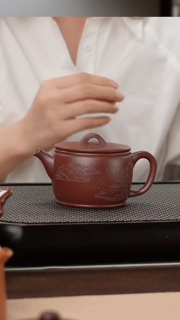 茶壶紫砂纯料龙血砂湖光山色精工刻绘汉瓦200cc