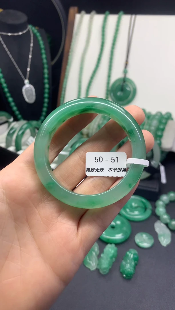 未镶嵌手镯石英质玉（非洲翠）50-51圈口