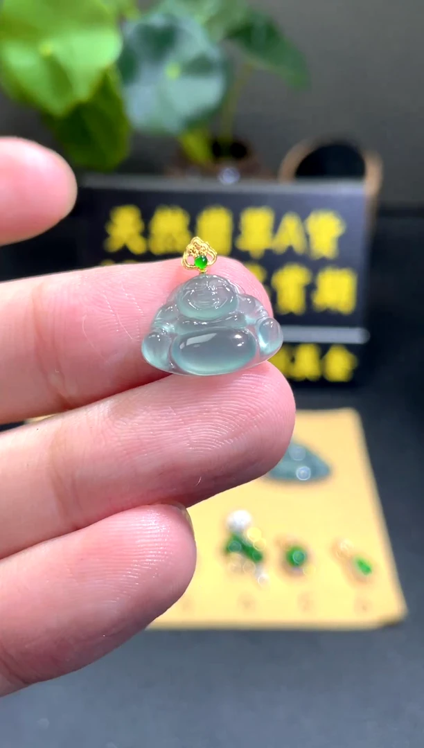 颈饰18K金镶嵌翡翠翡翠A货