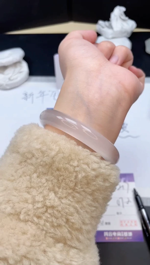 【闪购商品】石英质玉手镯未镶嵌217/57.2