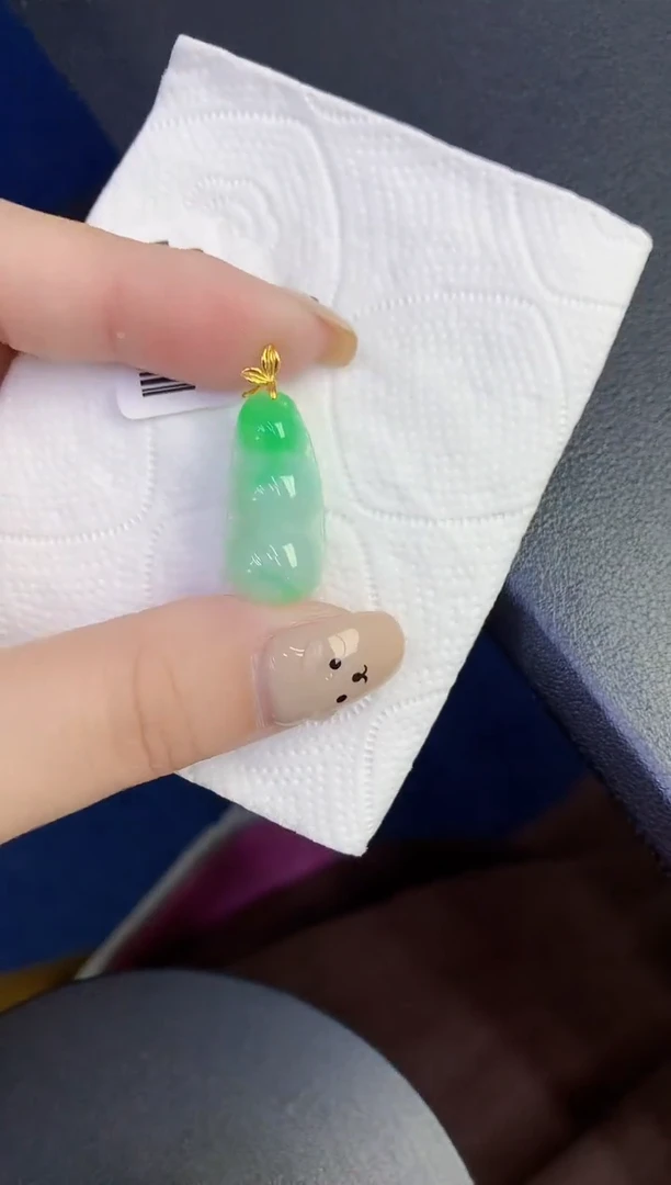 颈饰18K金镶嵌翡翠缅甸天然翡翠A货