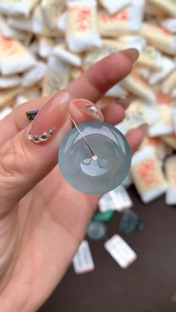 【闪购商品】翡翠挂件未镶嵌 —