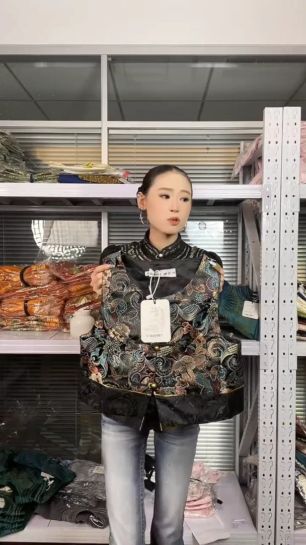 黑蝴蝶小马甲  M码  80-100斤