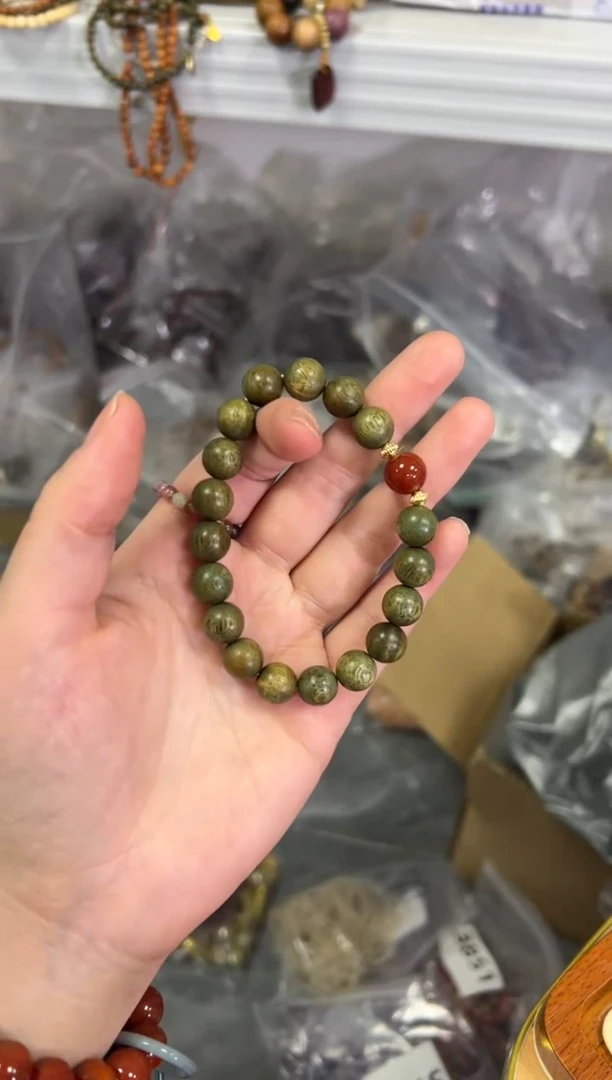 【闪购商品】维腊木（绿檀）手串未镶嵌绿檀木柿子红玛瑙手串[0810]
