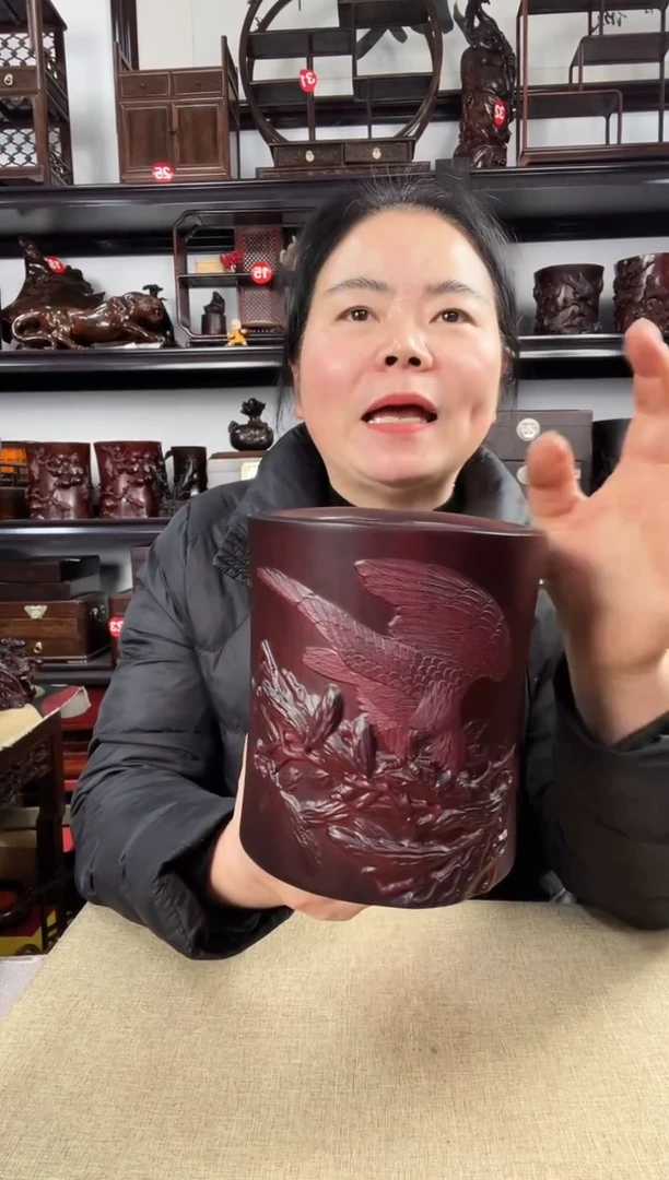 木老李红木工艺品红大展宏图笔筒