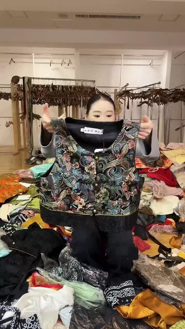 马甲       S码         95斤