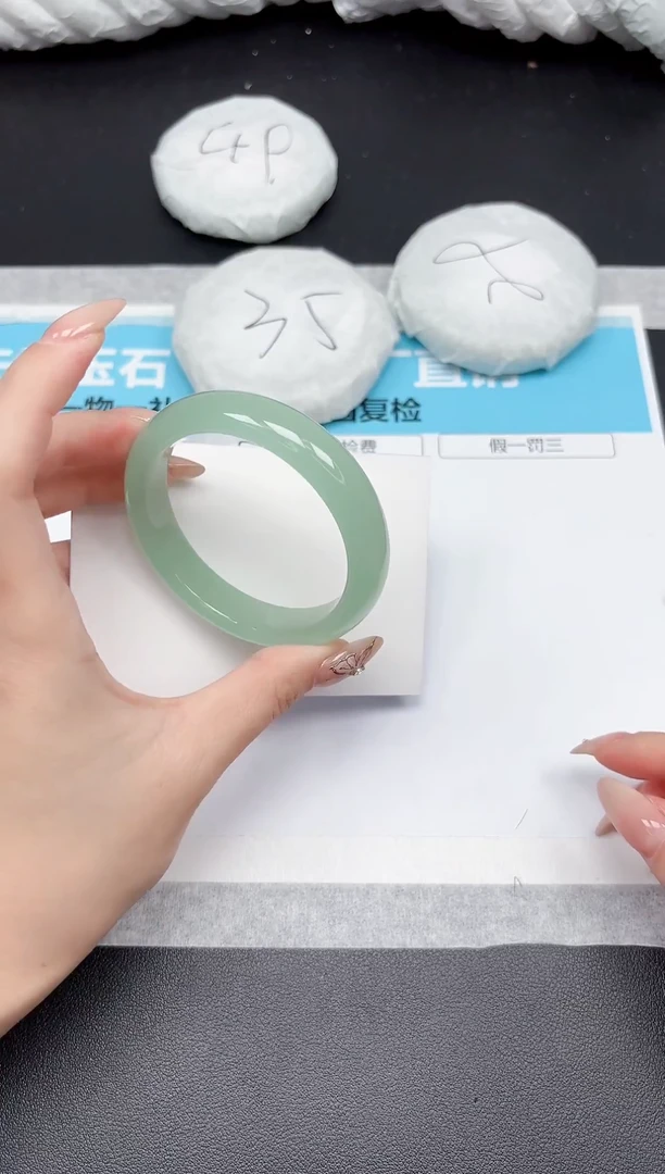 未镶嵌手镯石英质玉305-57.3