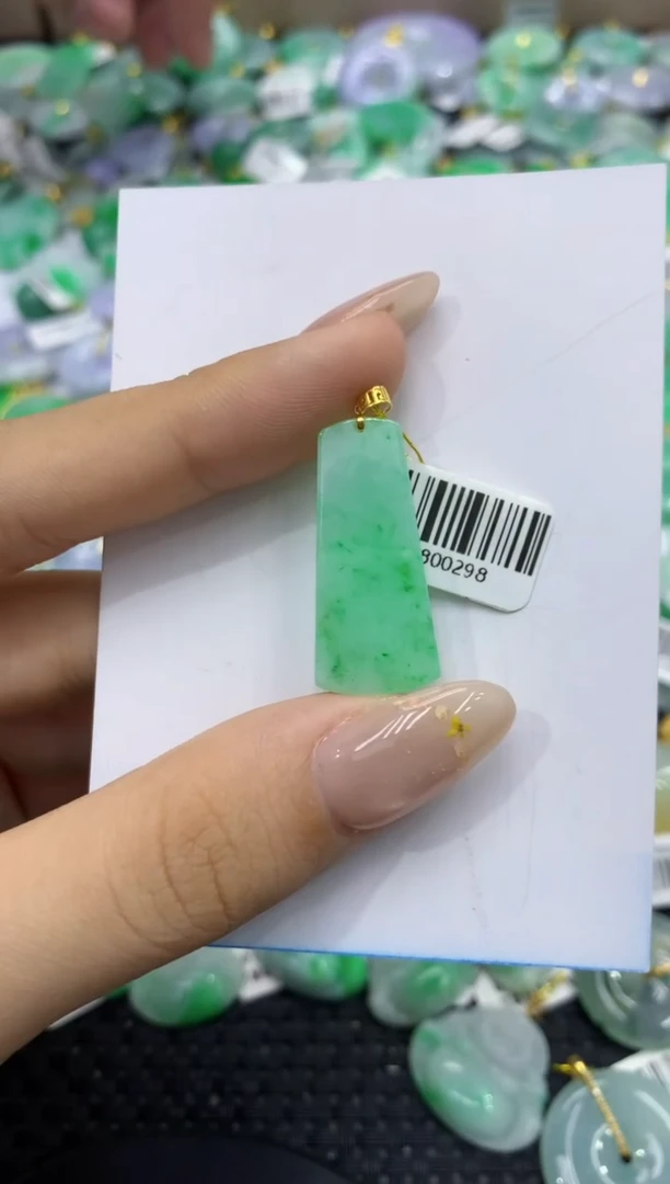 颈饰18K金镶嵌翡翠天然缅甸翡翠A货