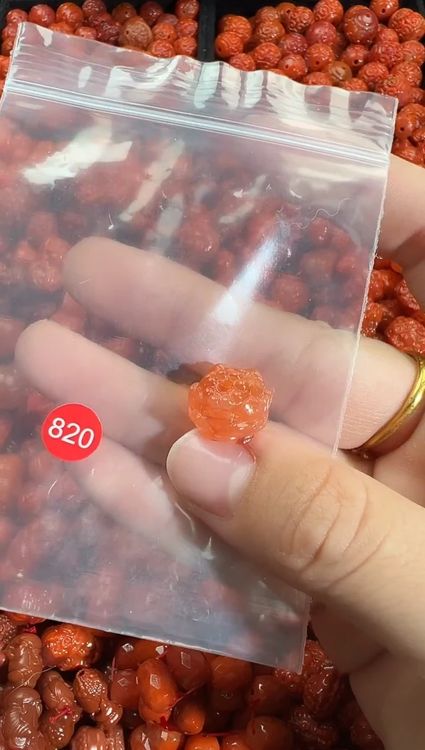 颈饰未镶嵌南红玛瑙1