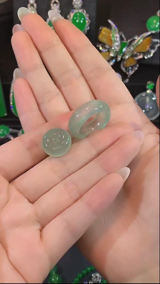 未镶嵌裸石翡翠戒指