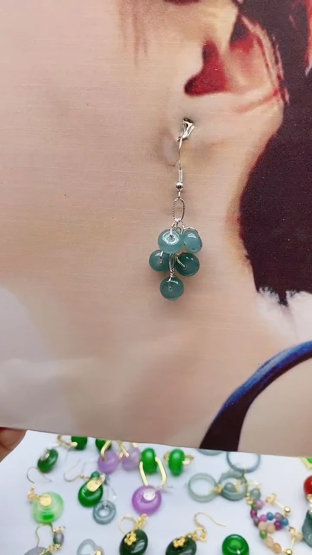 未镶嵌石英质玉（天山翠）耳饰214