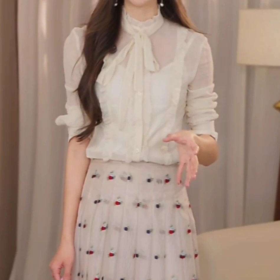 AMASS/阿玛施早春新款时间气质木耳边法式镂空（附飘带）衬衫530150