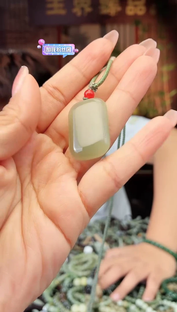 和田玉未镶嵌颈饰拍一发一