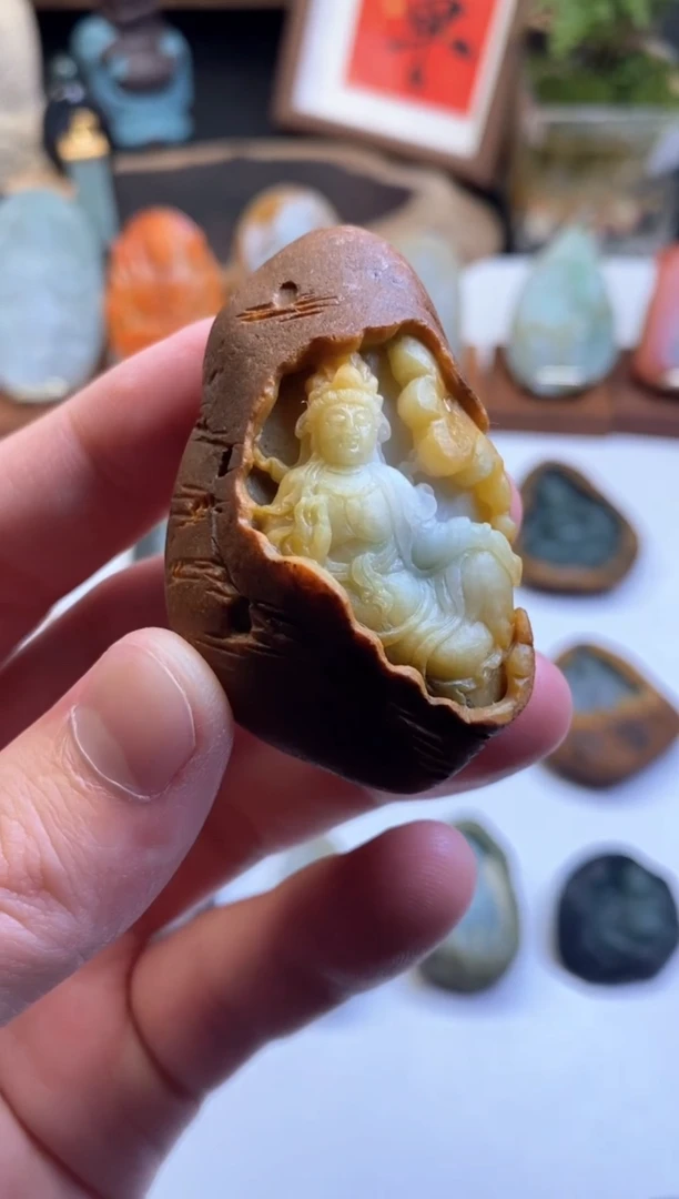 【闪购商品】定制翡翠未镶嵌自在观音