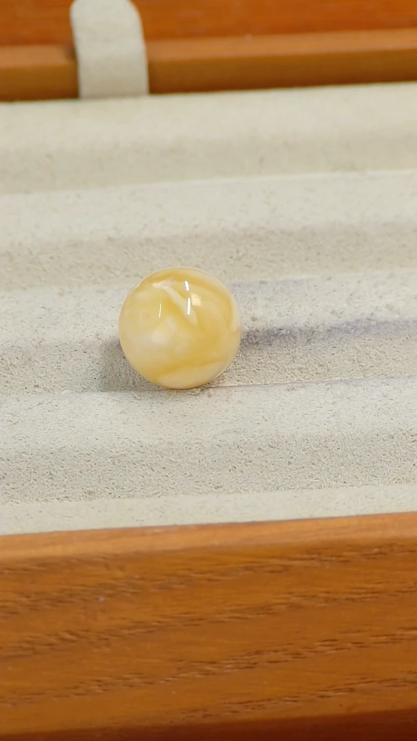 【闪购商品】蜜蜡裸石未镶嵌俄料微瑕12.8MM1.204克