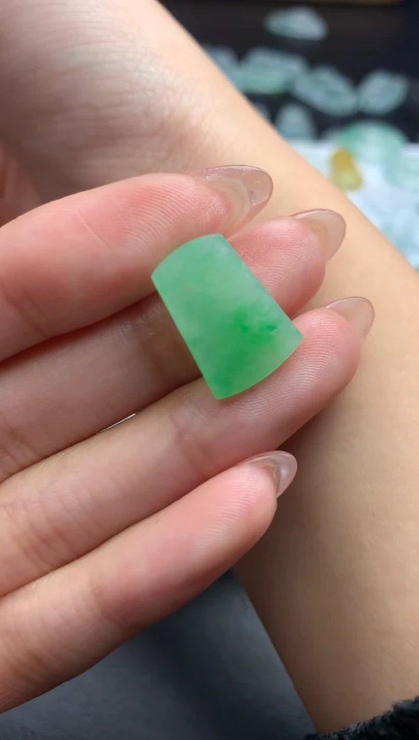 【闪购商品】定制翡翠未镶嵌毛货