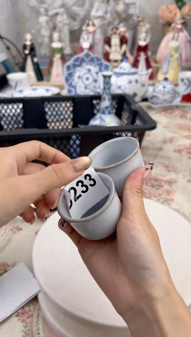 杯5****1中古默认微瑕，新号开播，全场20包邮 D233