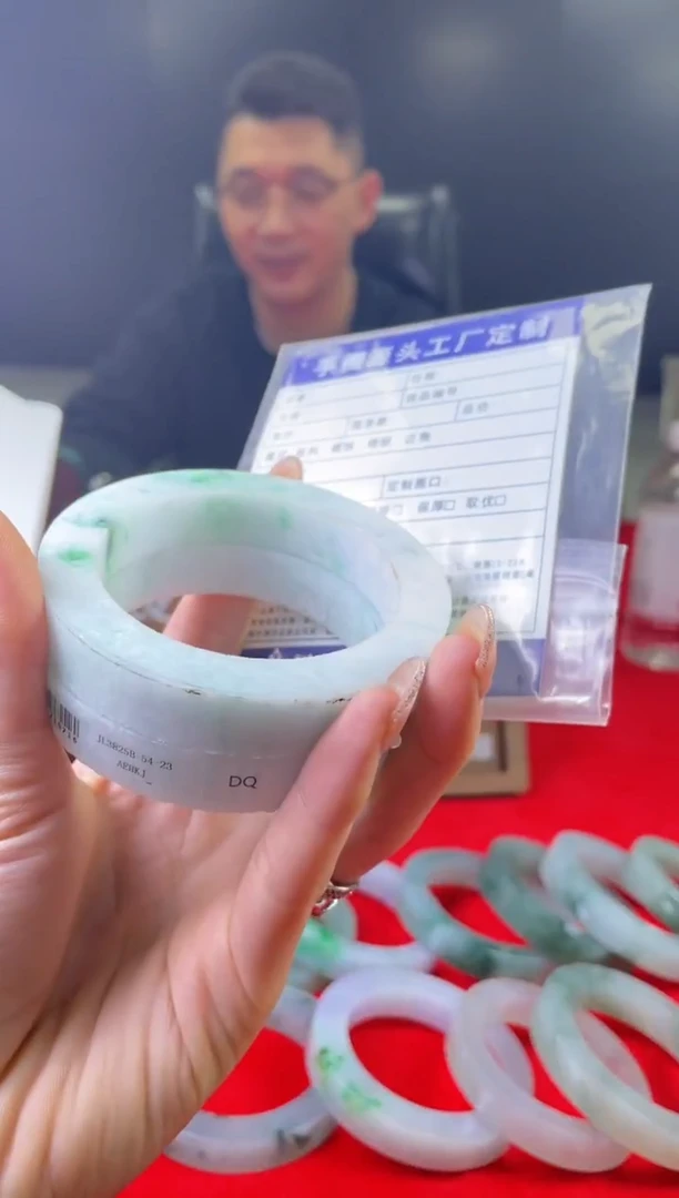 未镶嵌正圈定制翡翠许*定制手镯不退不换多样性发一件