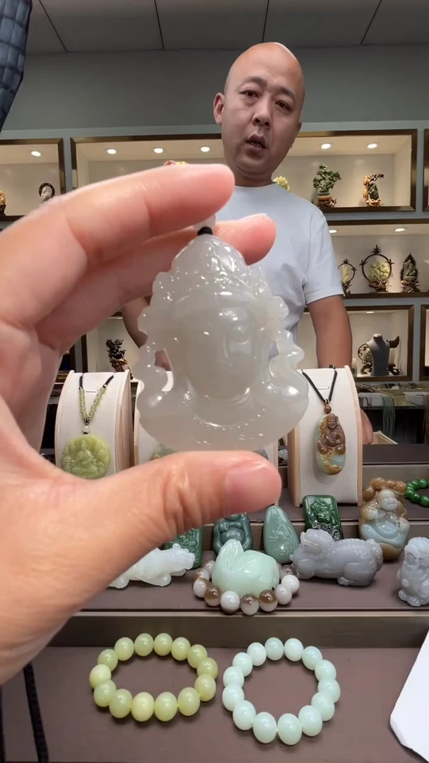 颈饰未镶嵌和田玉苏