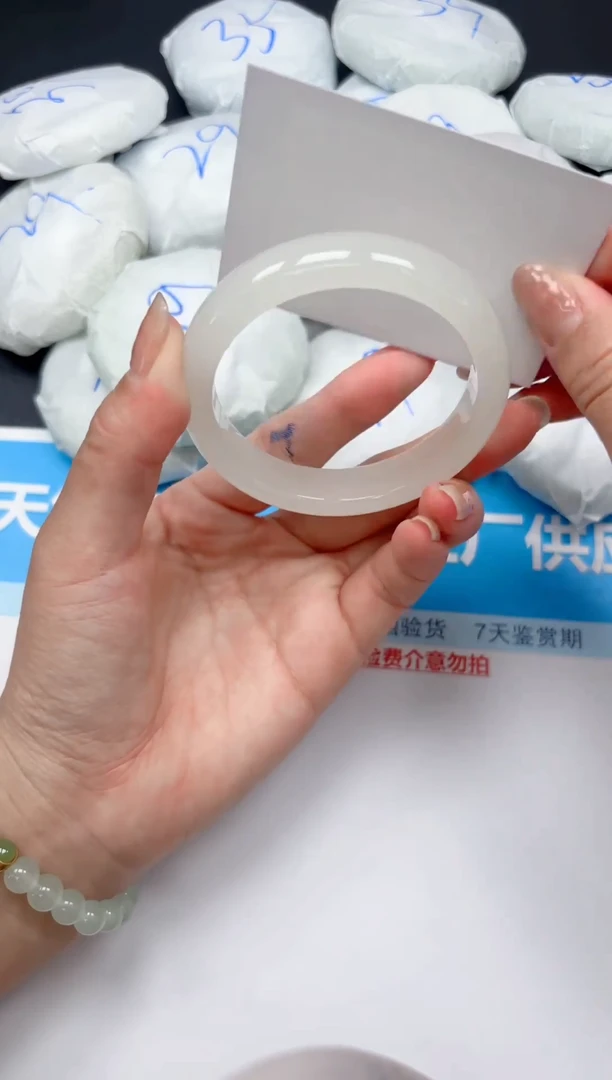 未镶嵌手镯石英质玉1/5758