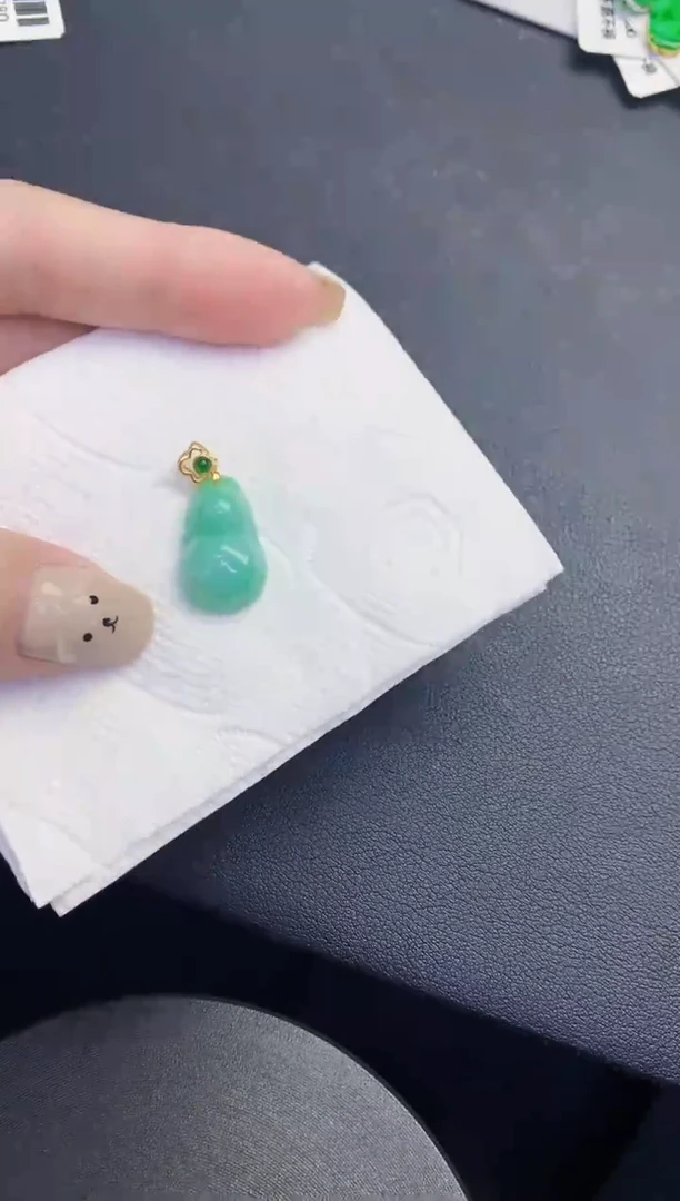 颈饰未镶嵌翡翠缅甸天然翡翠A货