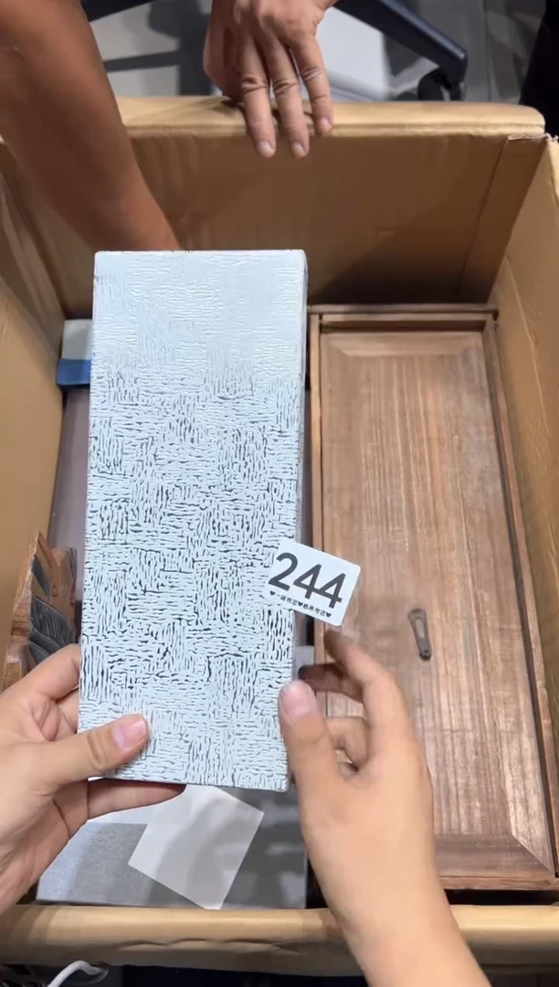 瓷片钱*磊244...............