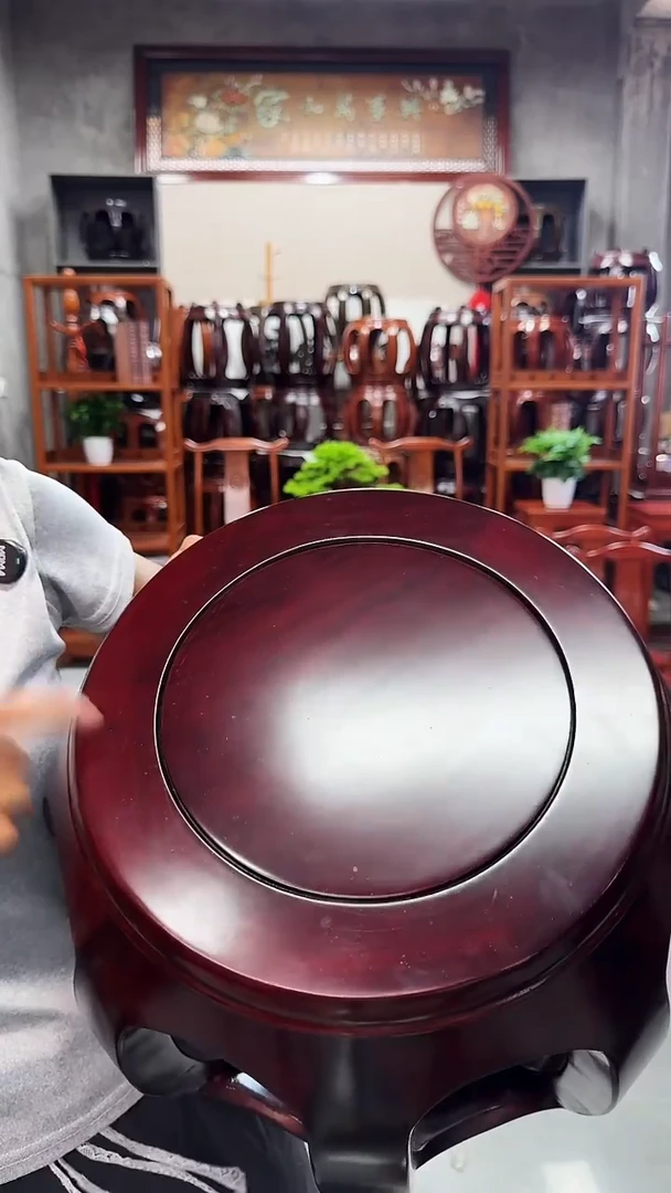 花梨木类家具酸枝色大号鼓凳一对+酸枝色小号单个（3件）