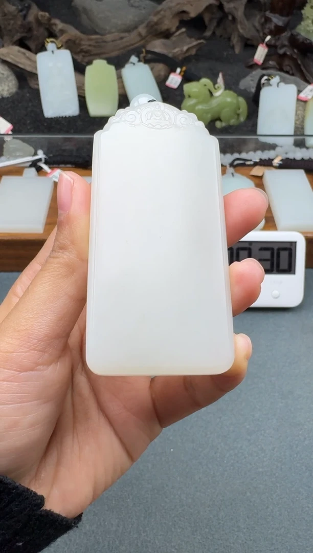 颈饰未镶嵌和田玉笑**湖1