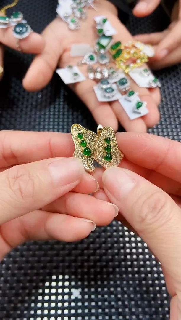 【闪购商品】翡翠耳饰未镶嵌111111111