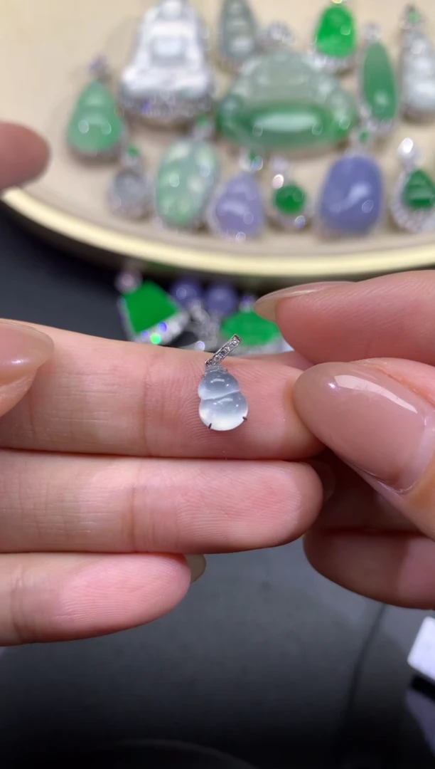 【闪购商品】翡翠吊坠(不含链)18K金镶嵌14天然A货翡翠