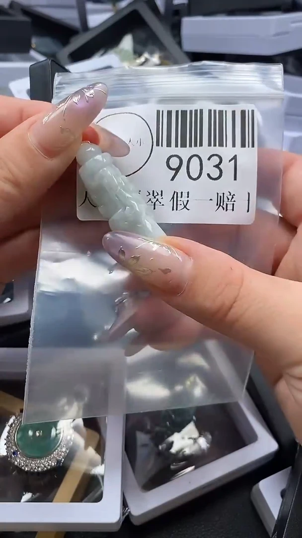 吊坠(不含链)未镶嵌翡翠9031