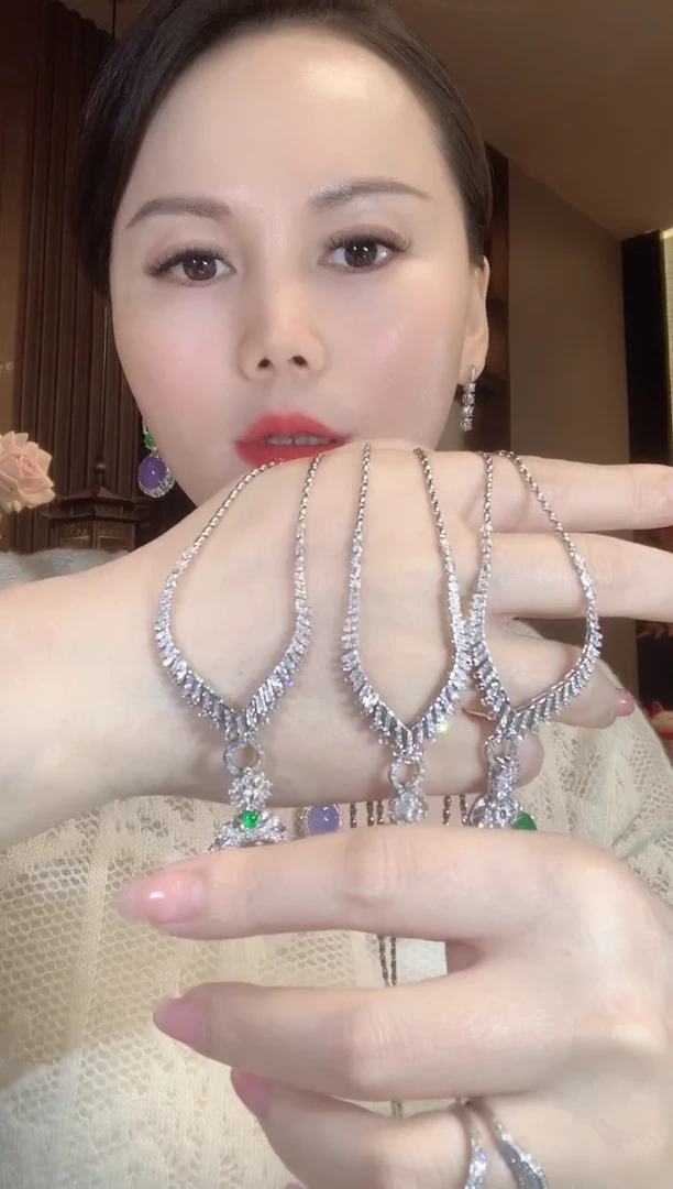 18K金镶嵌百搭链钻石A1 多样性发货一件 (不含吊坠)