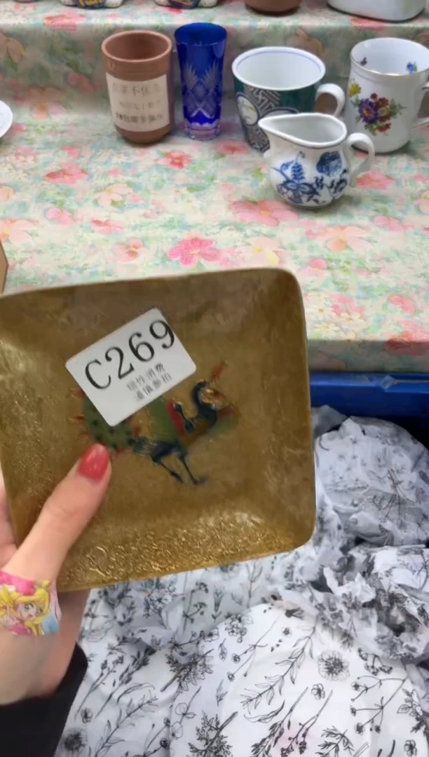 瓷片咕*滴       C269