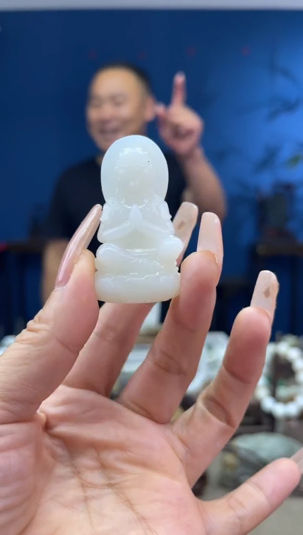 和田玉未镶嵌颈饰1