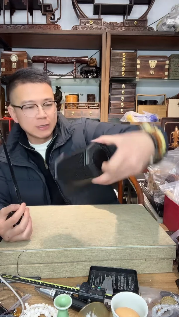 乌木类书架241紫光檀八角茶叶罐  瑕疵