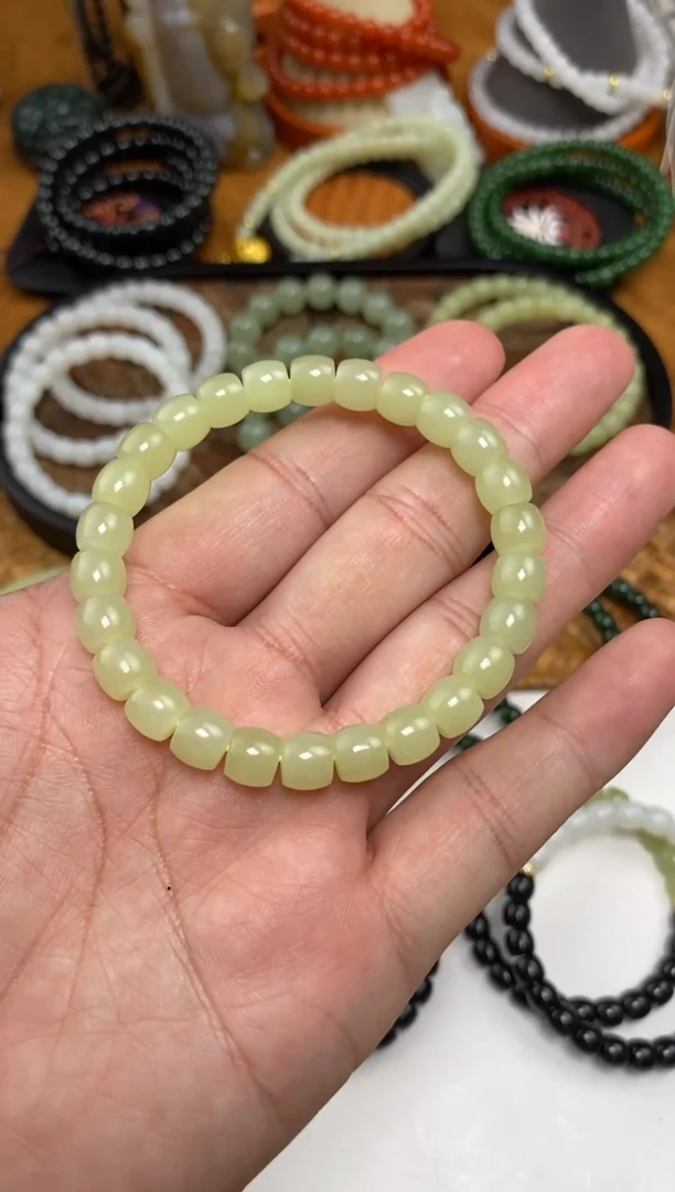 颈饰未镶嵌和田玉手串