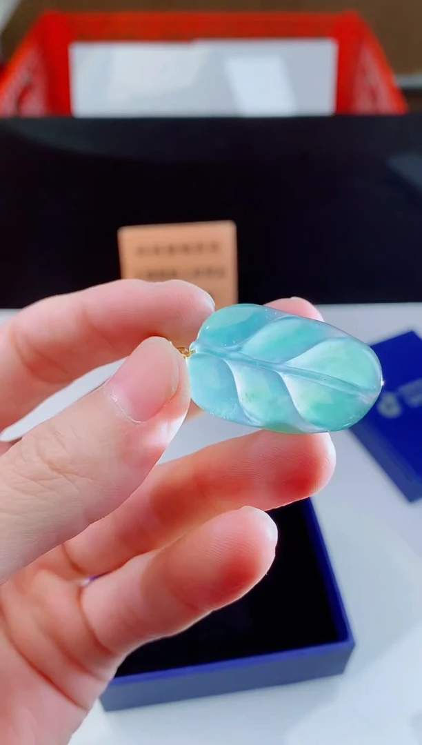 颈饰未镶嵌翡翠   ·