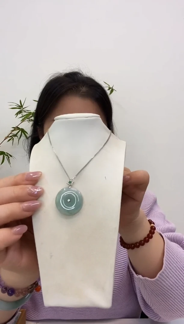 【闪购商品】翡翠吊坠(赠链)银S925镶嵌平安扣
