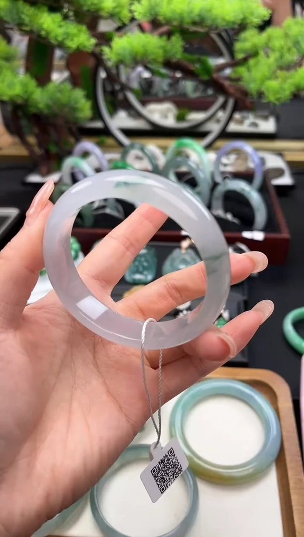 未镶嵌手镯翡翠手镯