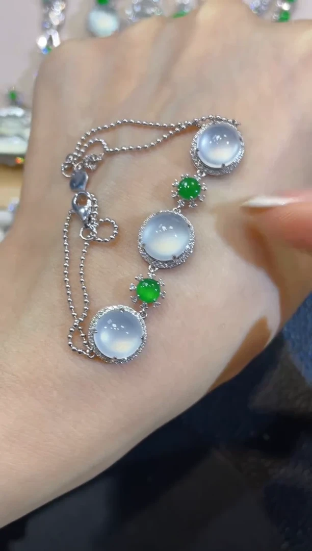 颈饰18K金镶嵌翡翠团购20