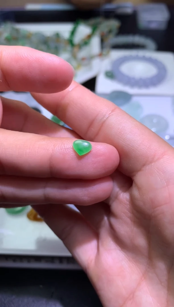 定制翡翠未镶嵌毛货