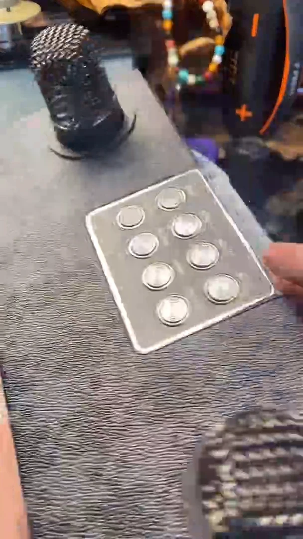 瓷片闪购商品 如图所示