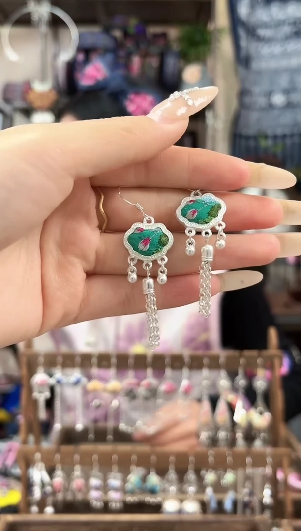 织绣民族风非遗老绣苗银饰品272