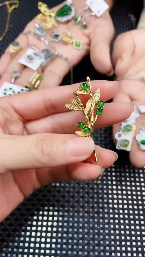 【闪购商品】翡翠吊坠(不含链)未镶嵌111111111