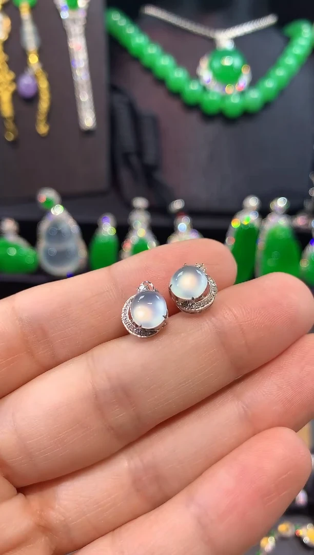 翡翠18K金镶嵌耳饰耳饰