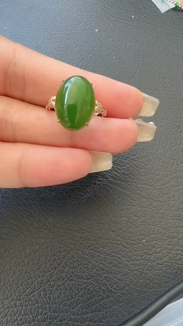 和田玉18K金镶嵌颈饰荣倩戒指