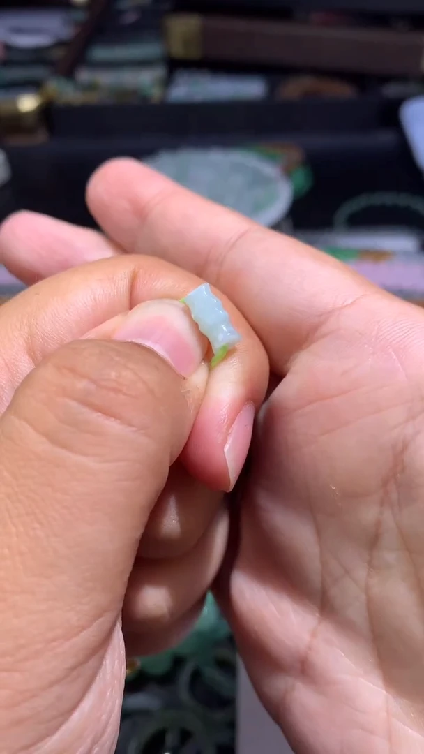 颈饰未镶嵌翡翠静****生净货