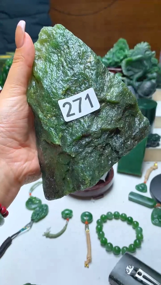 未镶嵌和田玉摆件1