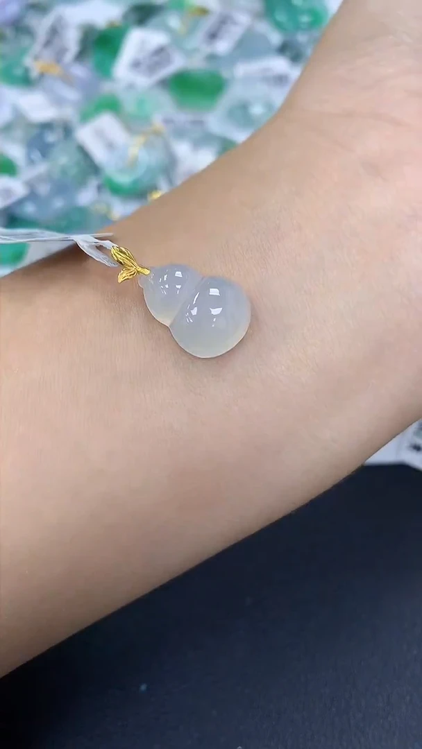 颈饰18K金镶嵌翡翠a货假一赔三支持复检百元上9元证书费自理